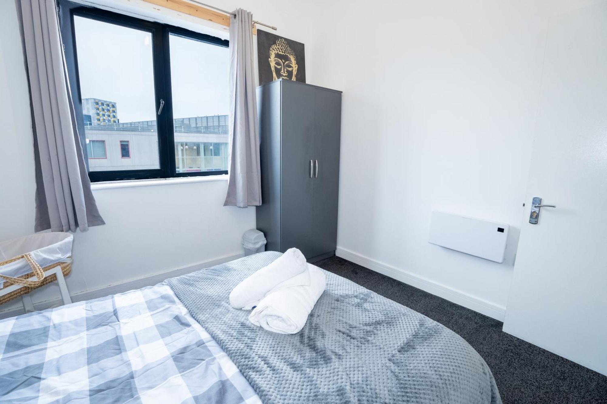 Quay House - Salford - 2bdr Sleeps 7, Spacious & Quiet - Free Parking - Close To Centre, United & The Lowry Apartamento Manchester