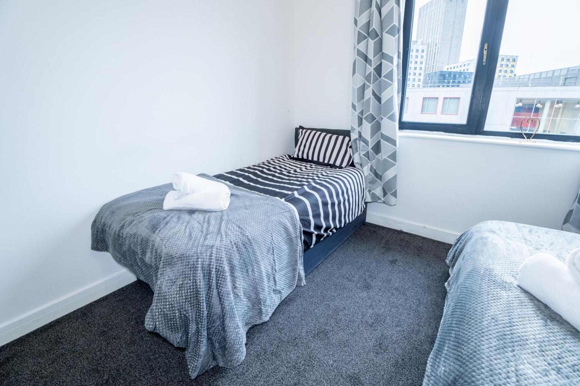 Quay House - Salford - 2bdr Sleeps 7, Spacious & Quiet - Free Parking - Close To Centre, United & The Lowry Apartamento *