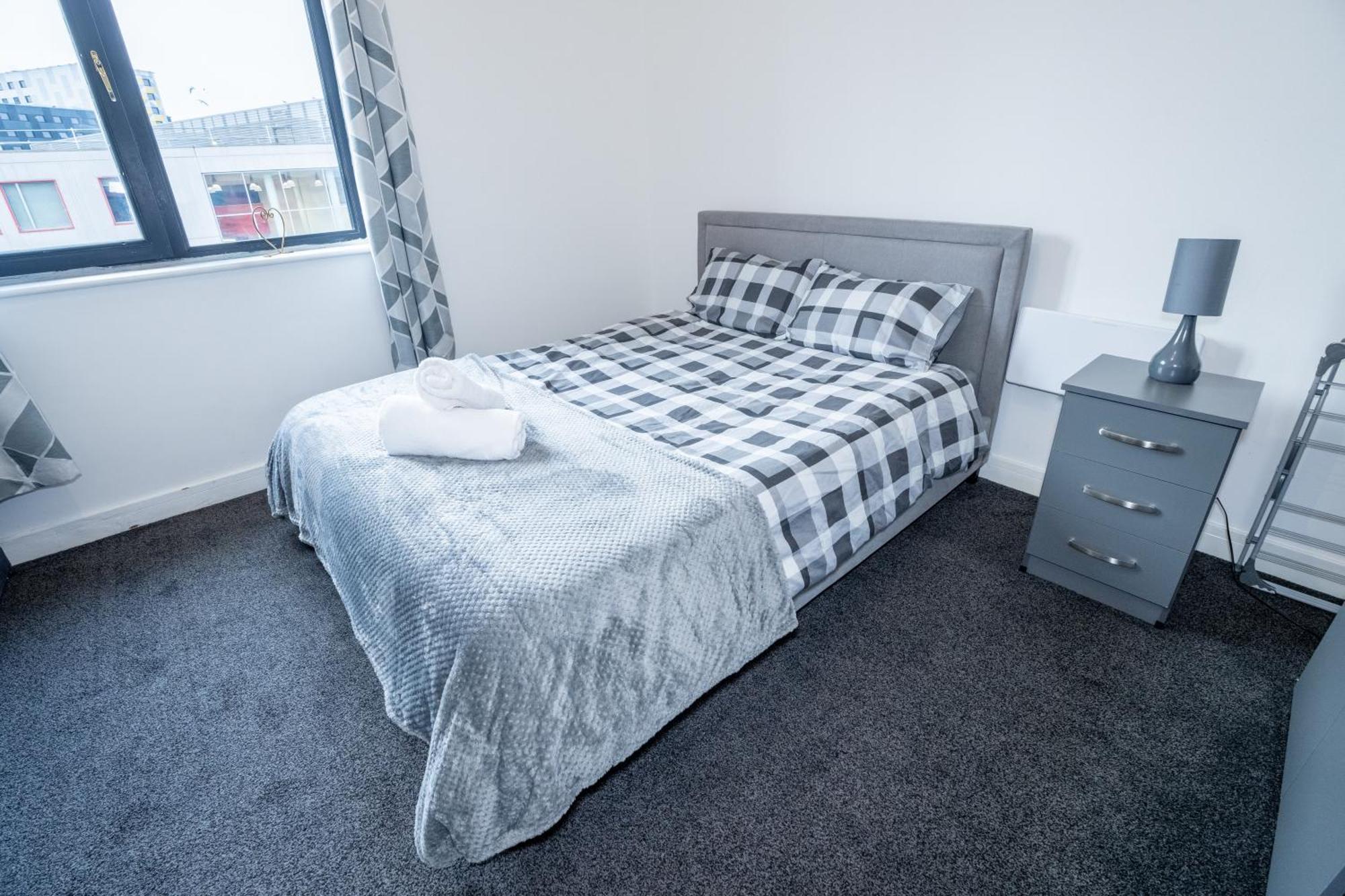 Apartamento Quay House - Salford - 2bdr Sleeps 7, Spacious & Quiet - Free Parking - Close To Centre, United & The Lowry Manchester