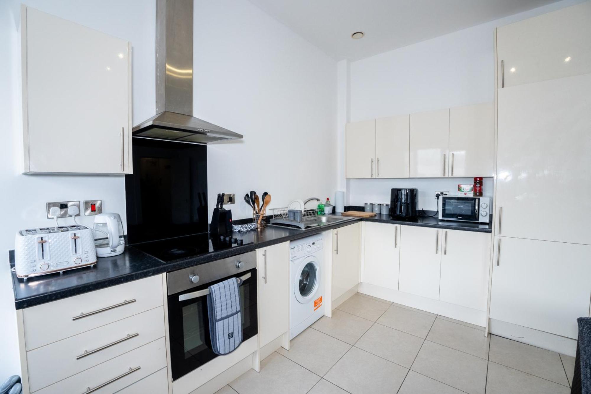 Quay House - Salford - 2bdr Sleeps 7, Spacious & Quiet - Free Parking - Close To Centre, United & The Lowry Apartamento Manchester